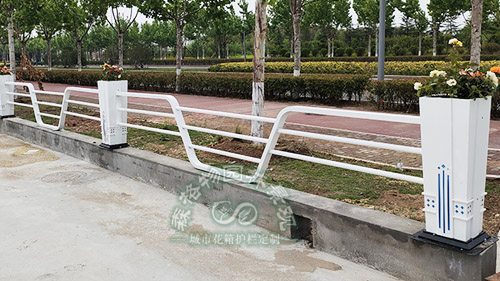 河南星辰大海不銹鋼花箱護(hù)欄