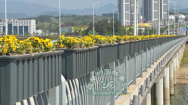 懸掛式橋梁鋁合金花箱