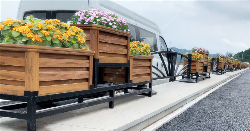 PVC微發(fā)泡花箱 生產(chǎn)廠家的流水線