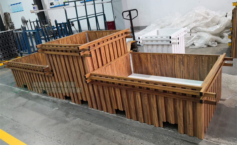 防腐木花箱的種類及價格分析