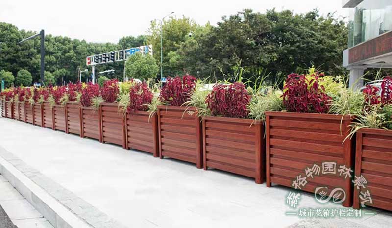 為什么紅檀木紋的鋁合金花箱如此受歡迎？