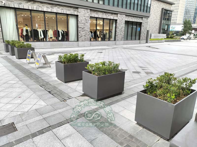 不銹鋼花箱怎么考慮排水？