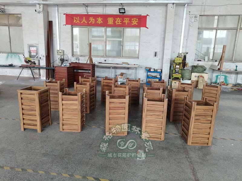 鋁合金花箱和不銹鋼花箱哪個好