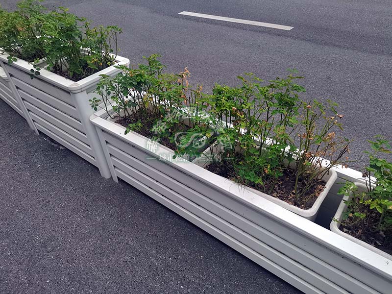 鋁合金花箱廠家：鋁合金花箱經久耐用、防腐蝕耐磨損