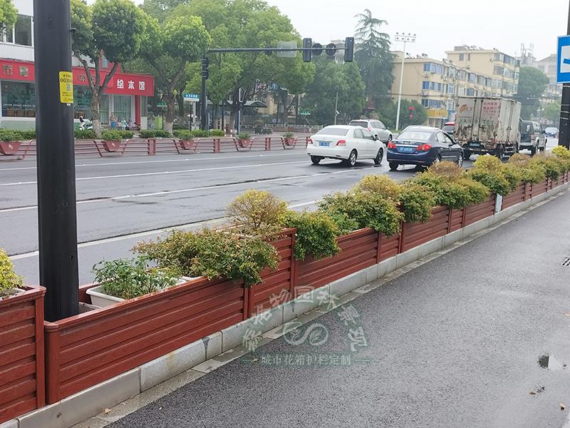 什么是道路隔離墩花箱