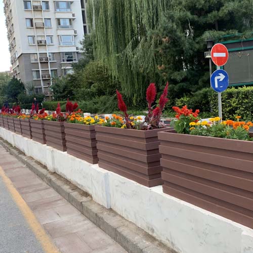 經(jīng)典橋梁pvc隔離花箱