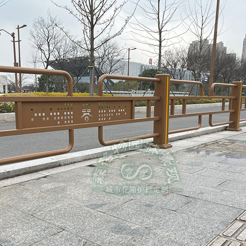 金色機非隔離護欄