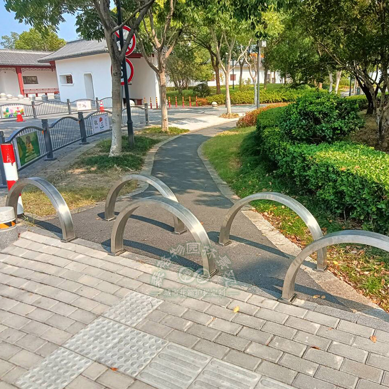 臨夏不銹鋼弧形 U 型景觀護(hù)欄（公園步道專用款）