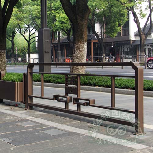 市政道路不銹鋼花箱護(hù)欄