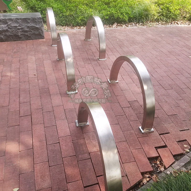 不銹鋼弧形 U 型景觀護欄(公園步道專用款)