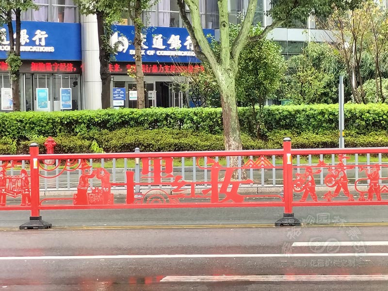 城市護欄：十里紅妝，鳳冠霞帔，三書六禮，八抬大轎，明媒正娶