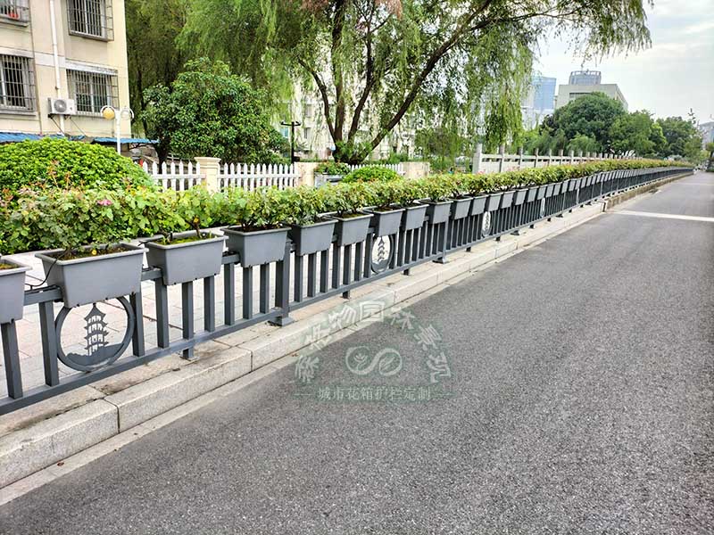  花箱道路護欄主要有哪些類型？