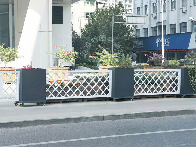 市政護欄花箱，為什么越來越受歡迎？