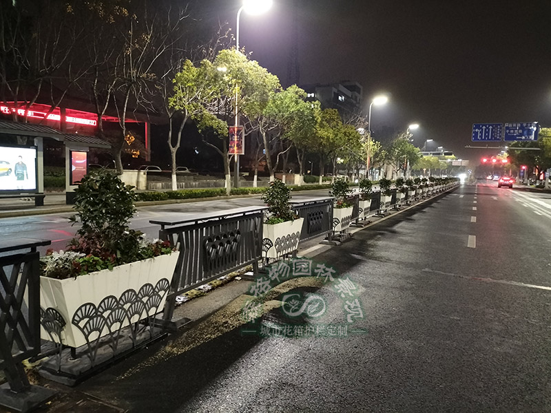 道路花箱護欄的作用