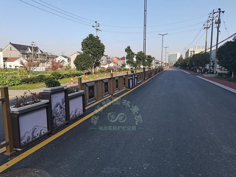 道路花箱及護(hù)欄的組合，在城市發(fā)展中的作用